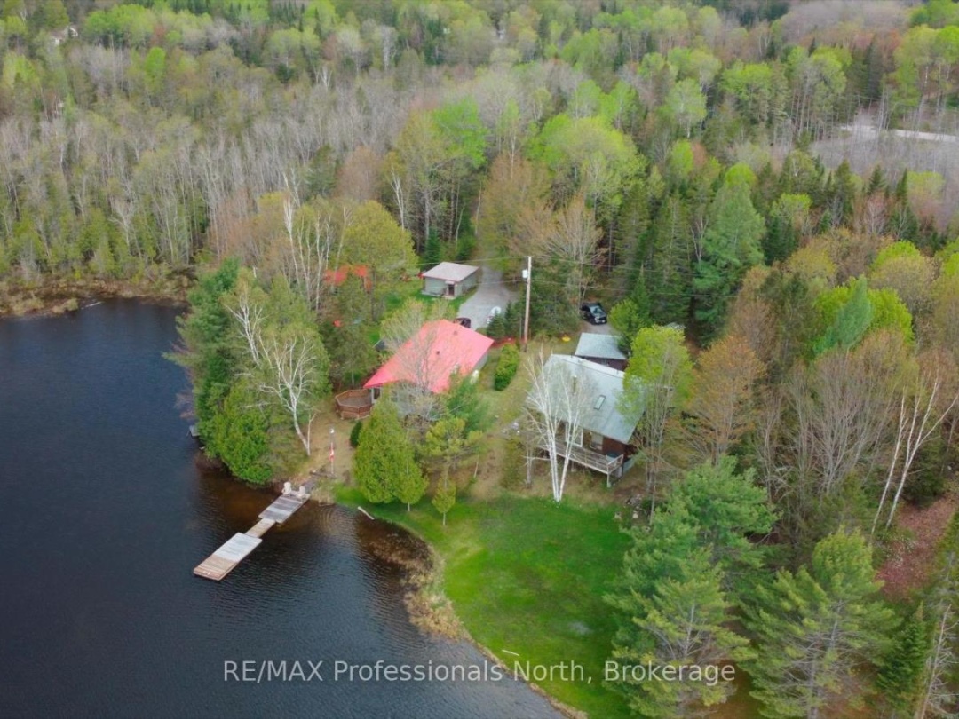 1070 Glamorgan Road E, Gooderham Lake