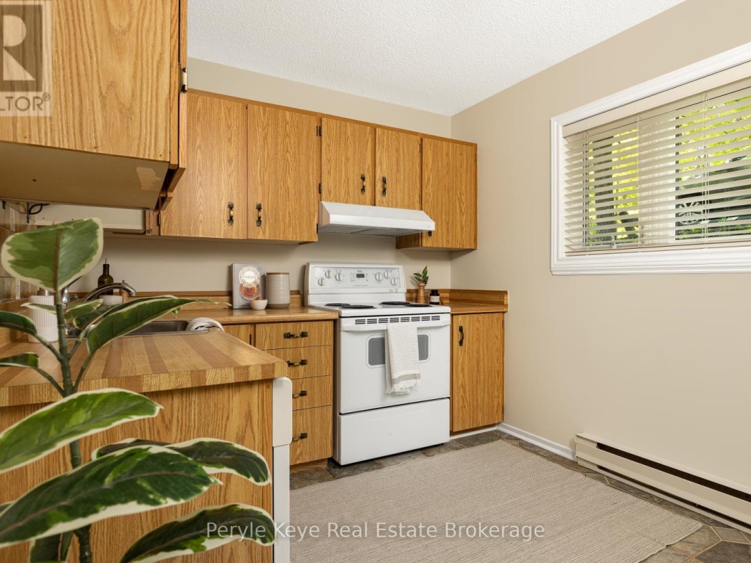 2 63 Southbank Drive, Lake Muskoka