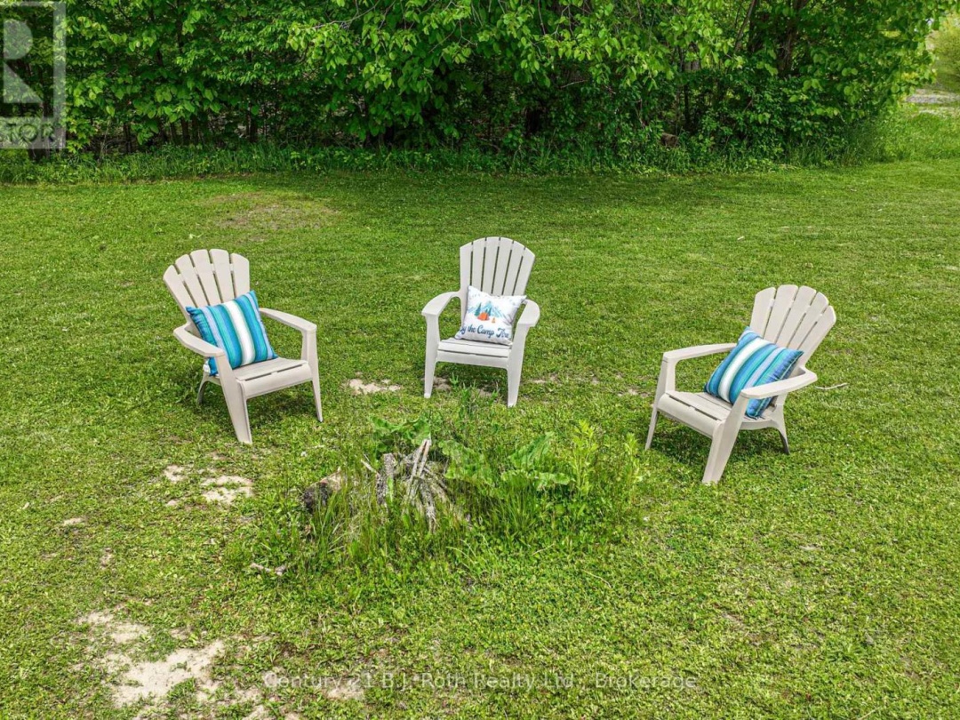 3516 Kirkfield Road, Dalrymple Lake