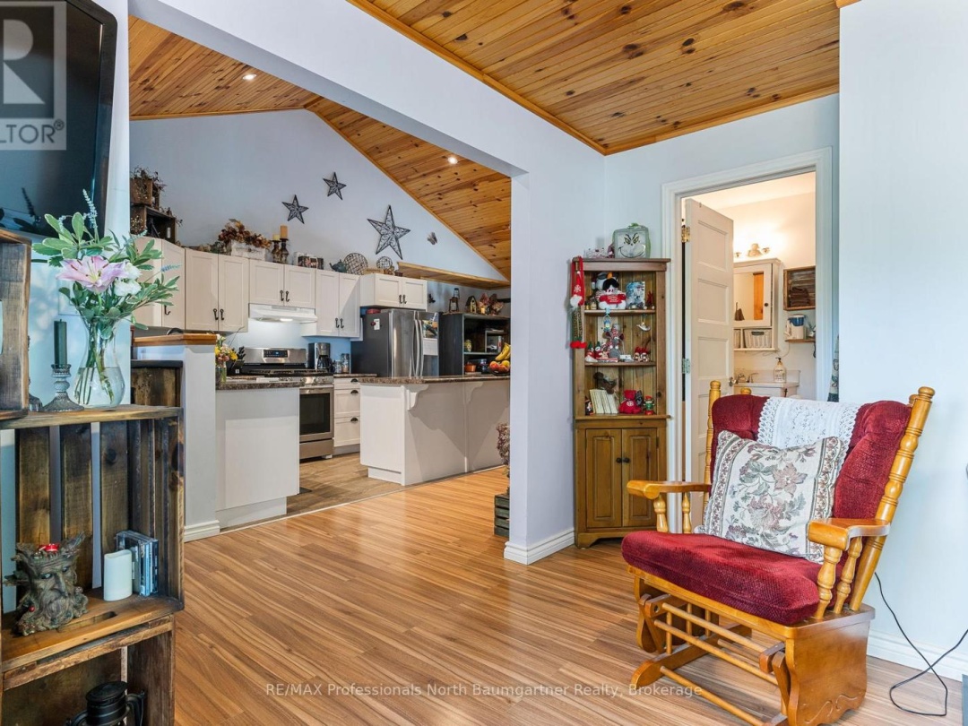 1092 HOLMES ROAD, 