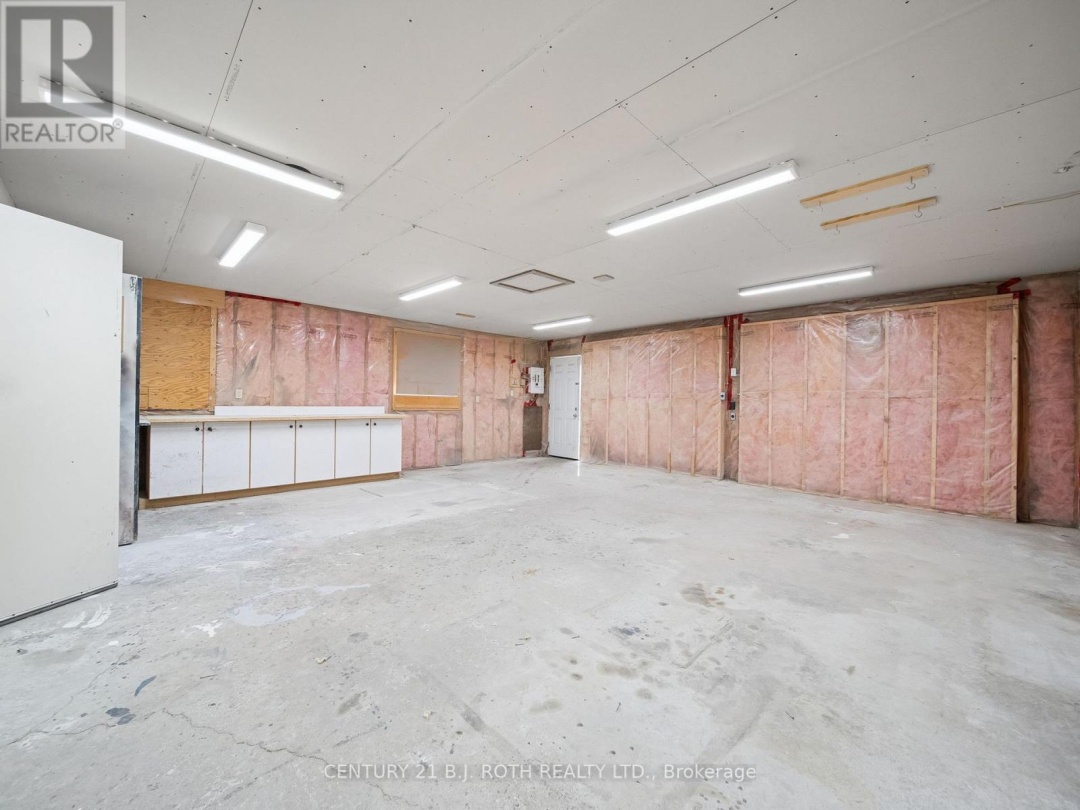 138 SIMCOE STREET, 