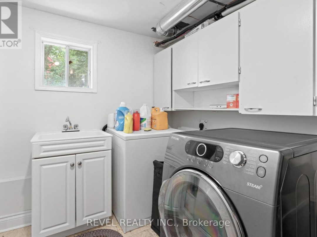 99 BOWEN ROAD, 