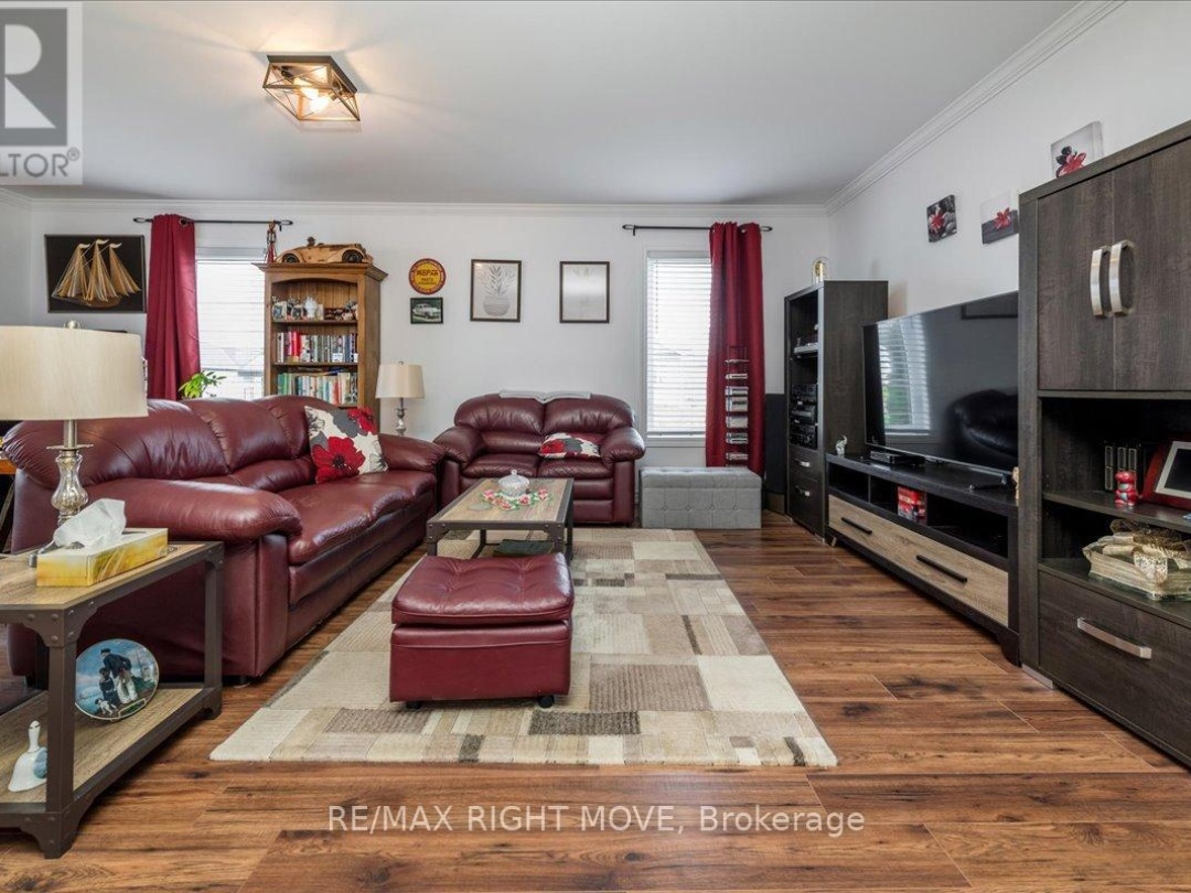 1 SINCLAIR CRESCENT, 