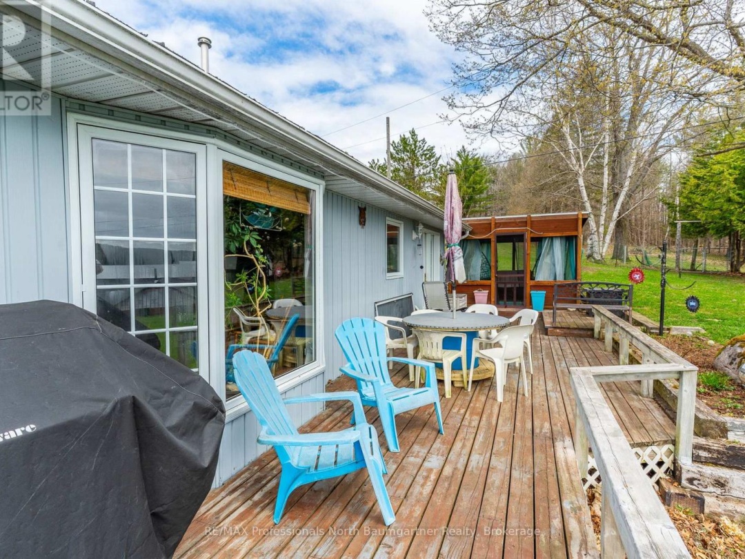 1093 Reynolds Road, Horseshoe Lake