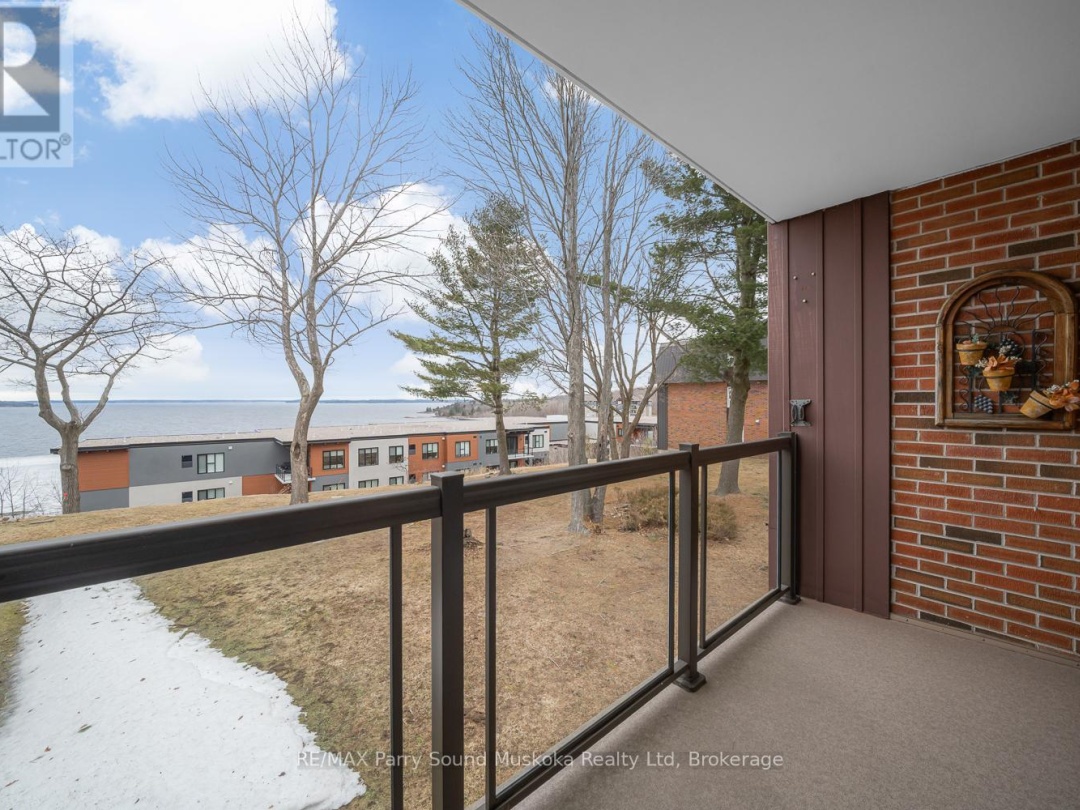 205 100 Beaconview Heights, Parry Sound