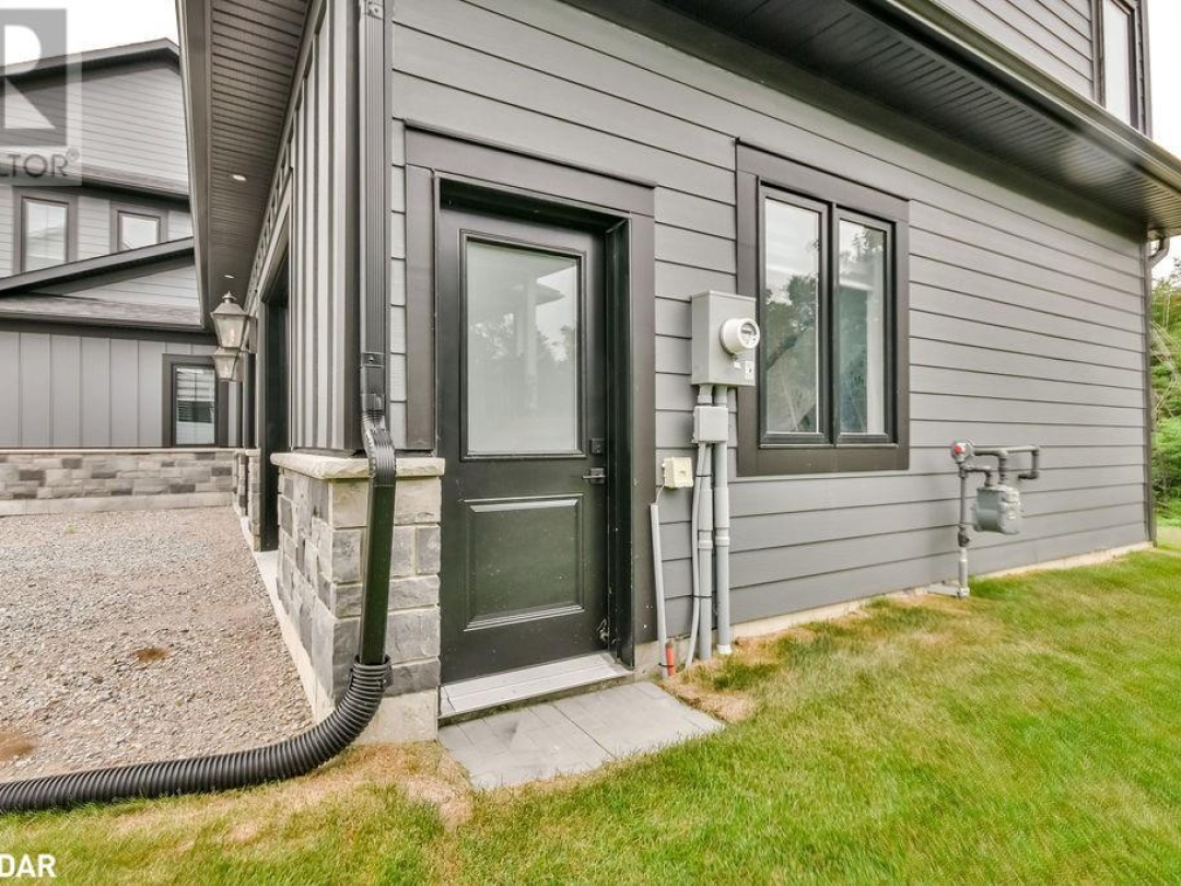 4 CLYDESDALE Court, 