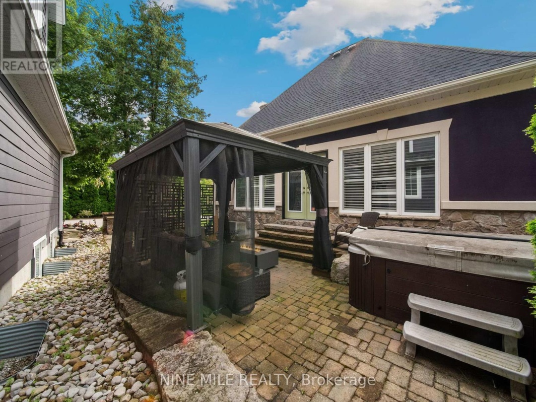 8 5 Invermara Court, Lake Simcoe