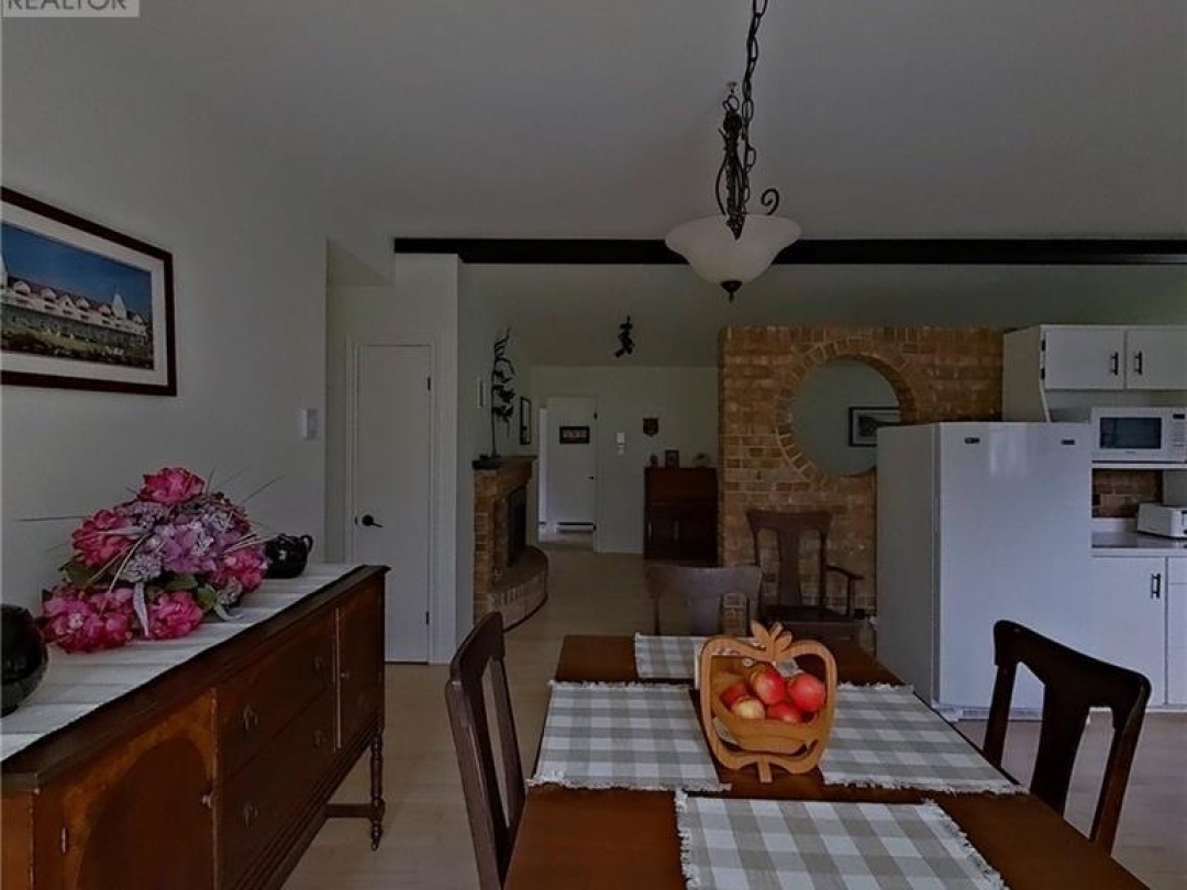 4 MAYPARK Drive, 