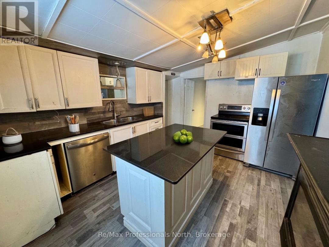 360 MUSKOKA BEACH ROAD, 
