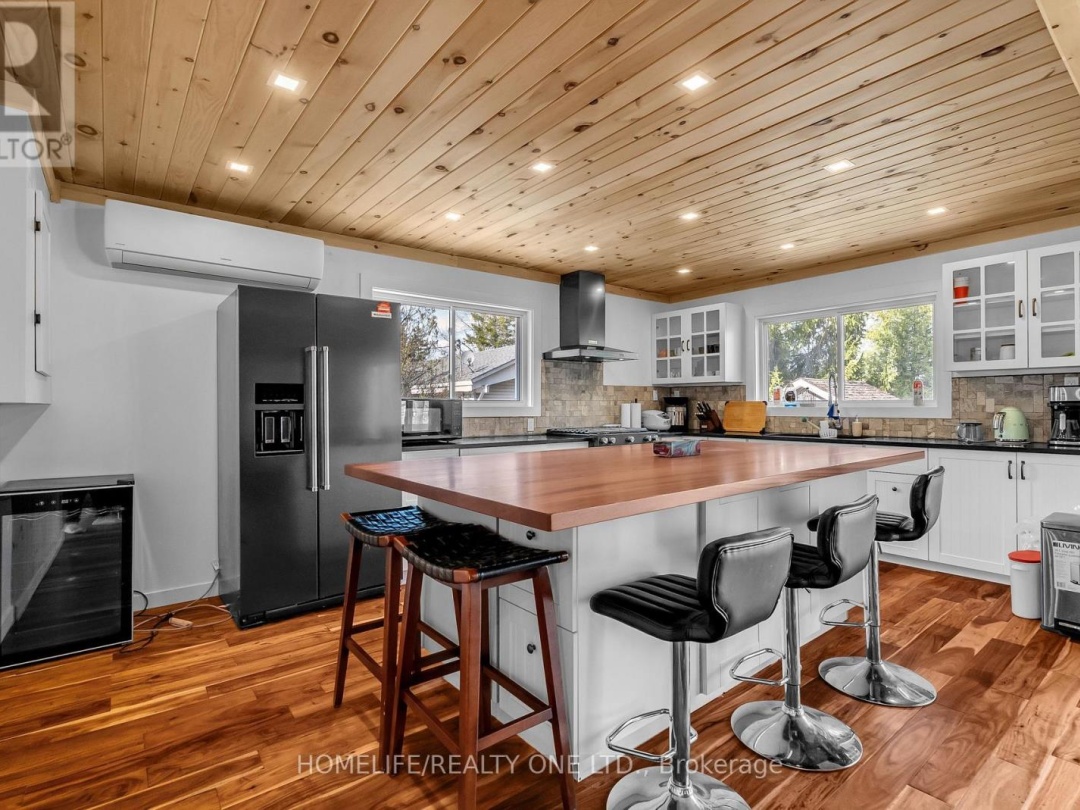 4055 Glen Cedar Drive, Lake Simcoe