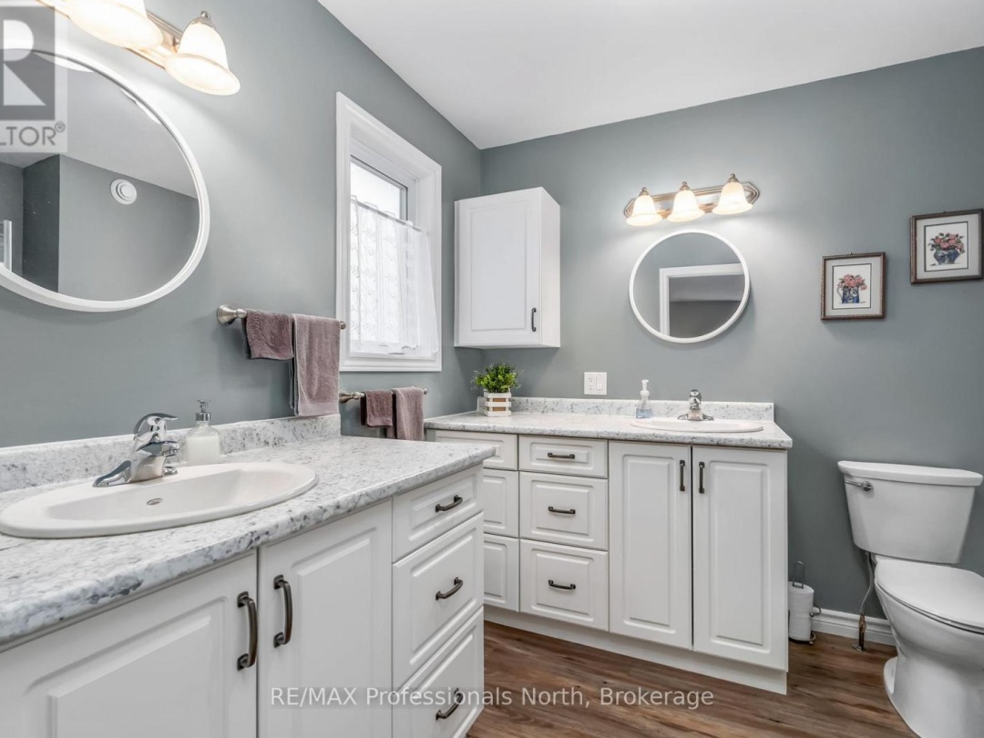 4 RED MAPLE COURT, 