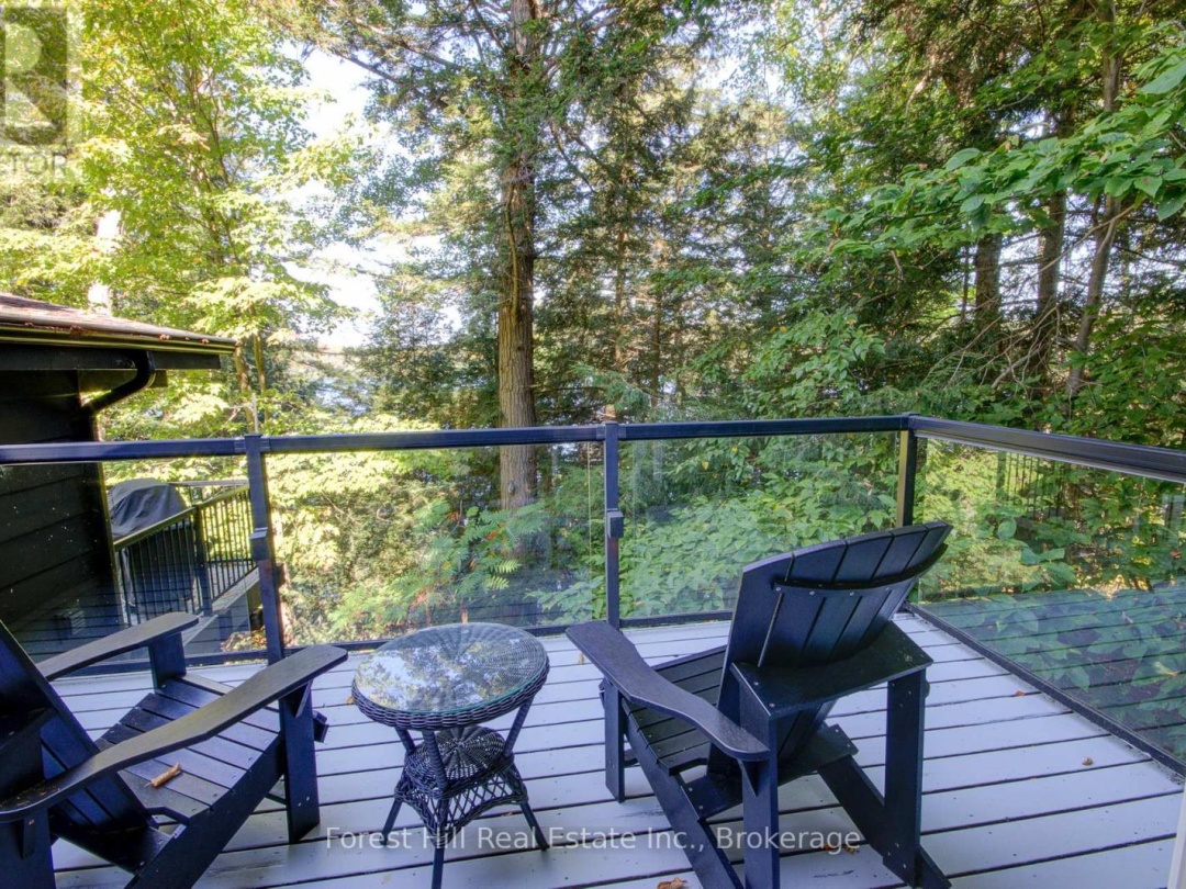 21 LAKEVIEW CRESCENT, 