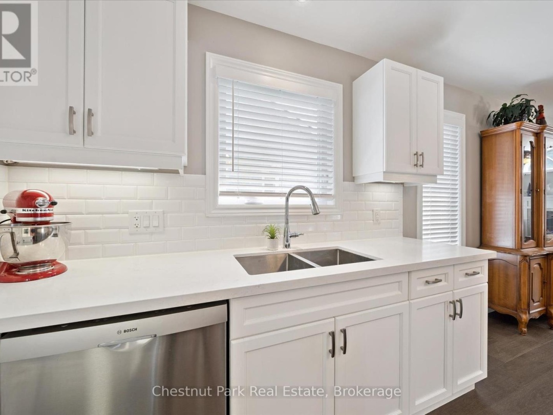 153 PINERIDGE GATE, 