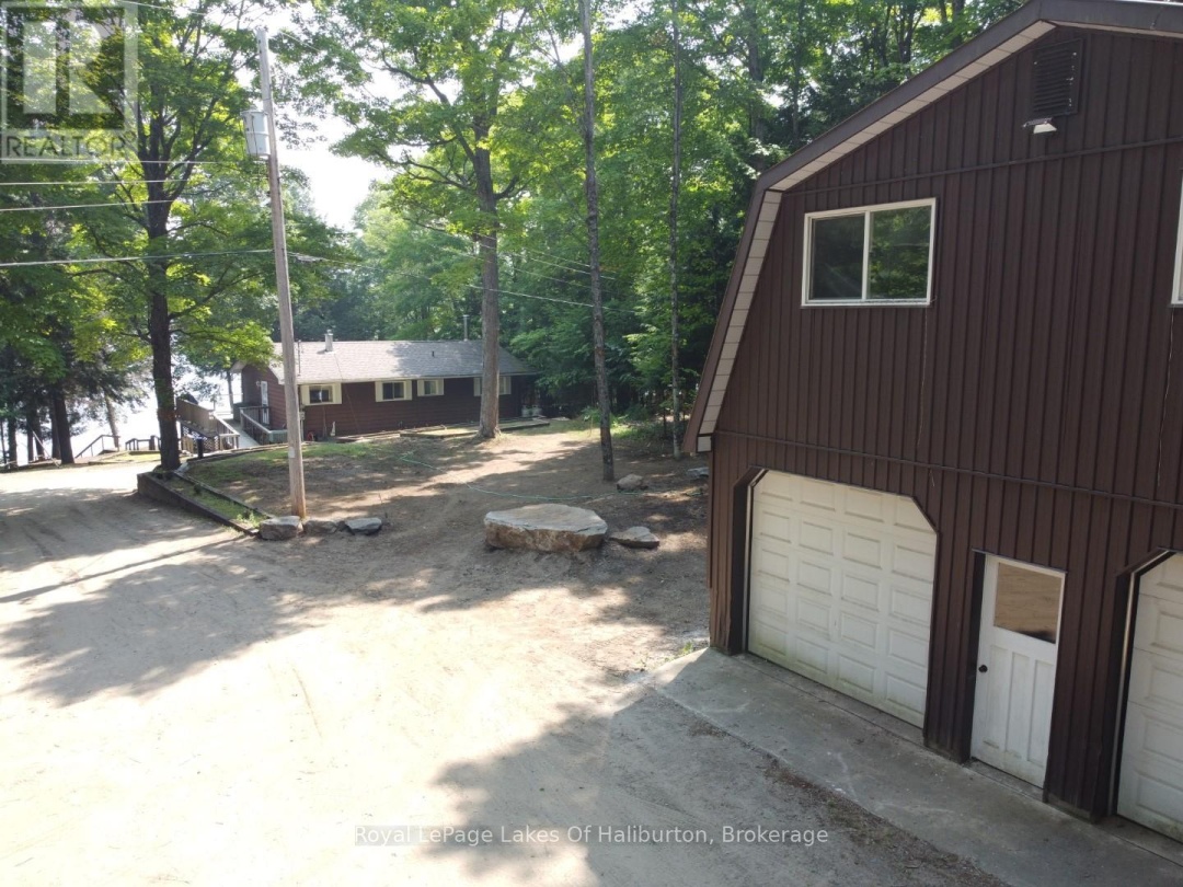 1051 AUTUMN LANE, 