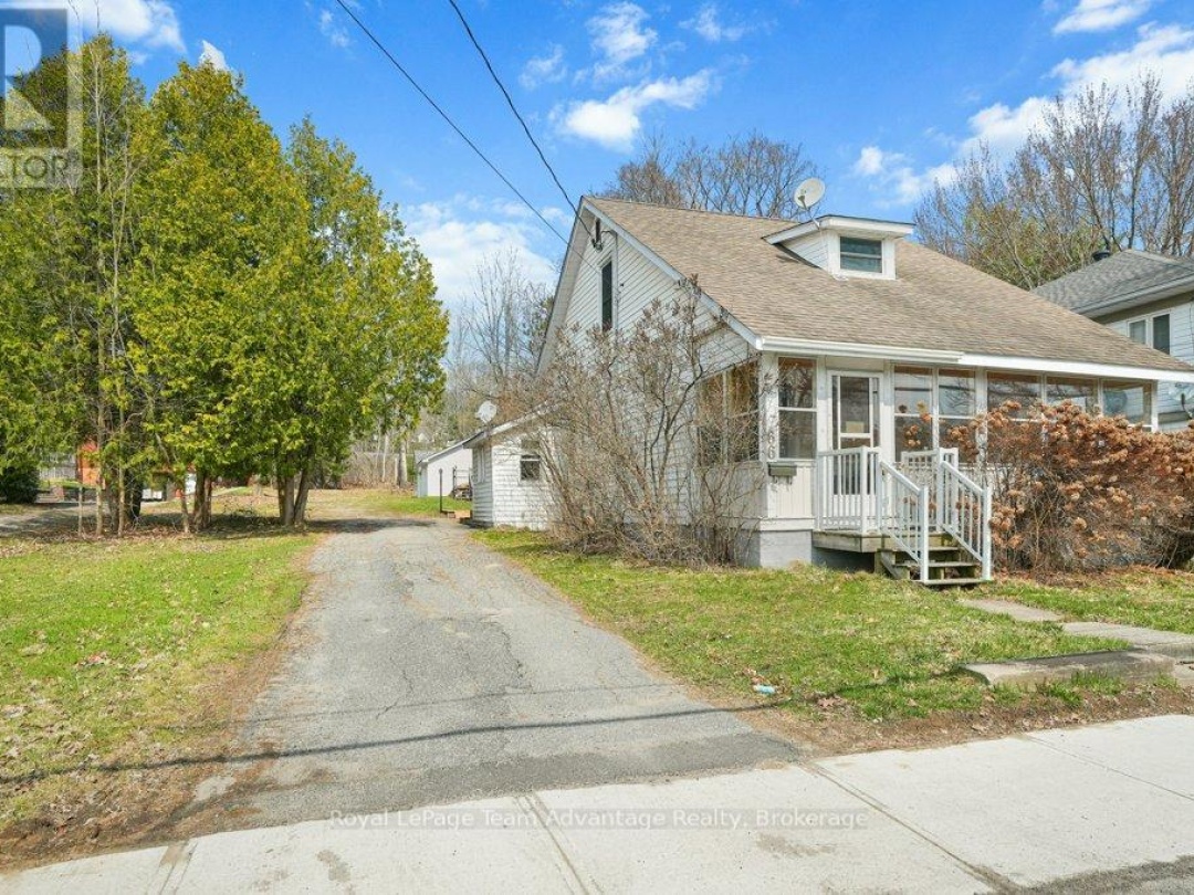 66 WILLIAM STREET, Parry Sound