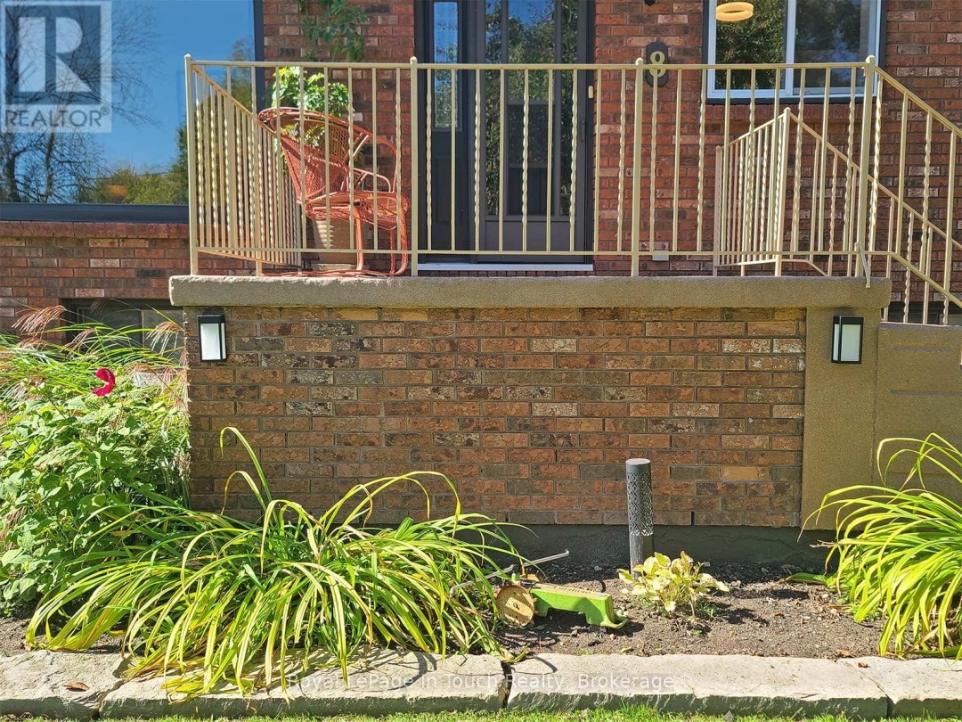 8 CYRIL MARTIN PLACE, 