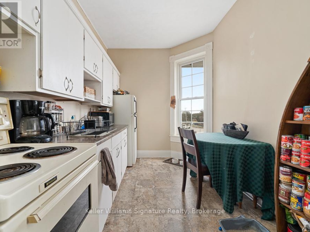 18 OAK STREET, 