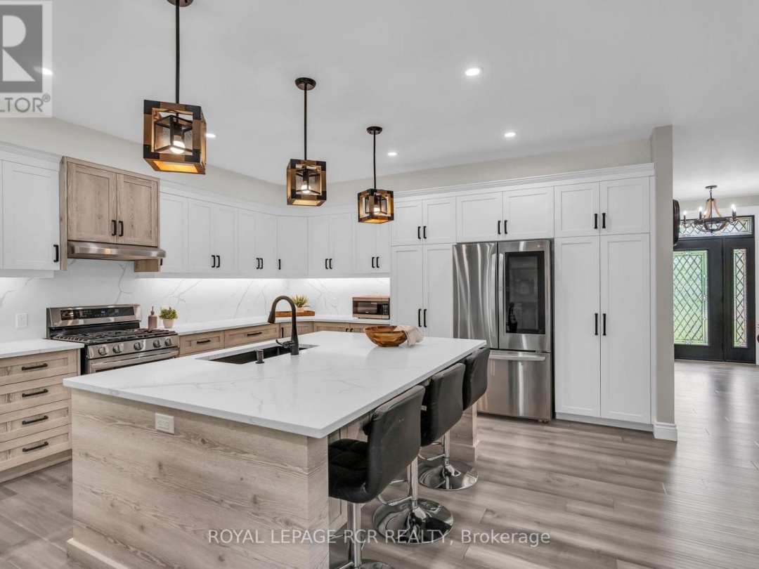 2360 HONEY HARBOUR ROAD, 