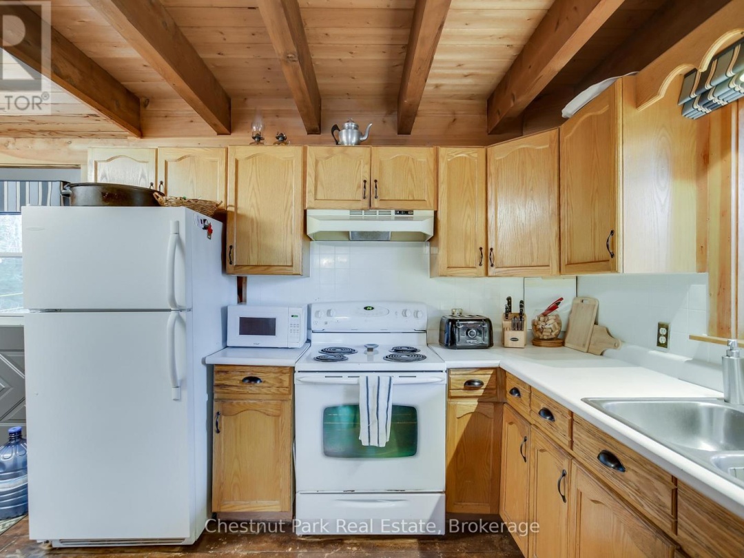 30 MCVITTIE ISLAND, Lake Muskoka