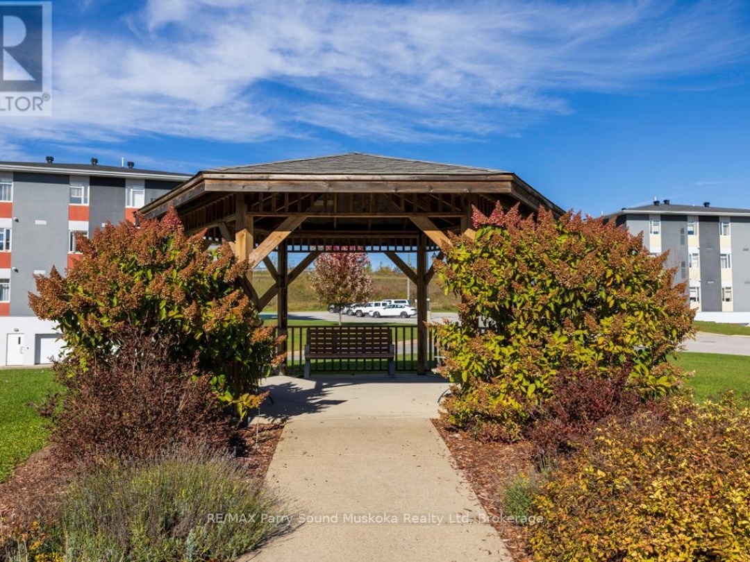 303 - 20D SILVER BIRCH COURT, 