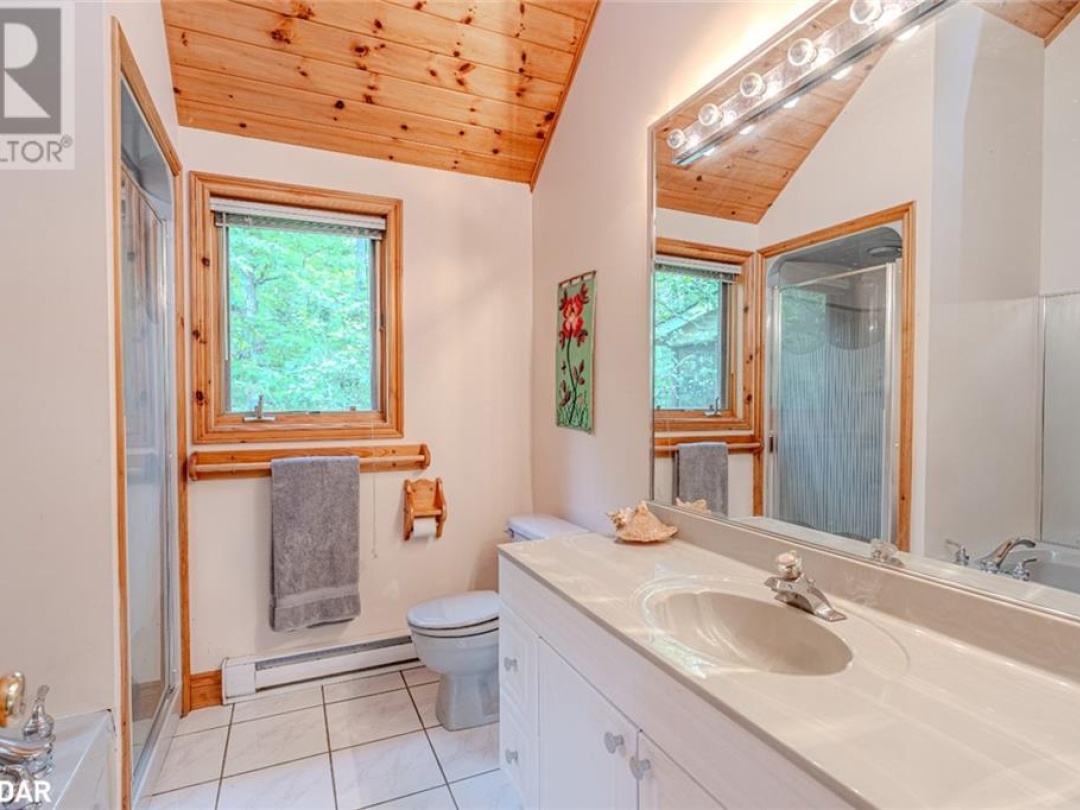2 IS 880 GEORGIAN BAY, 