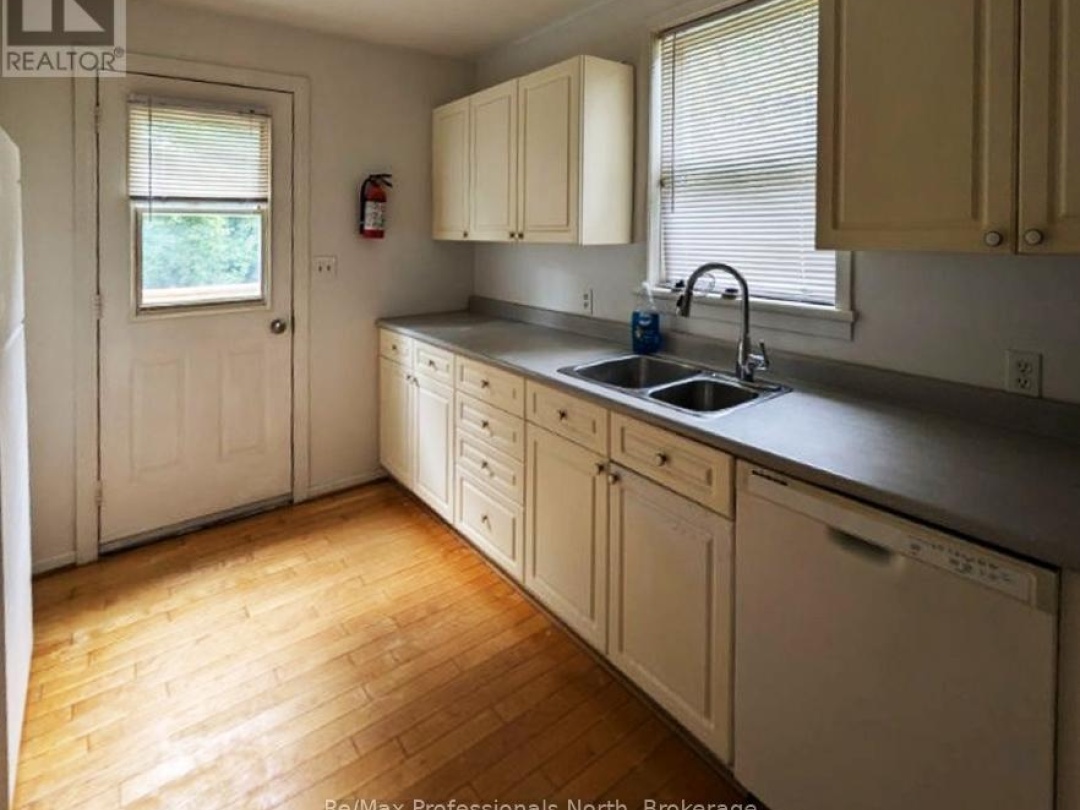145 Front Street, Lake Muskoka