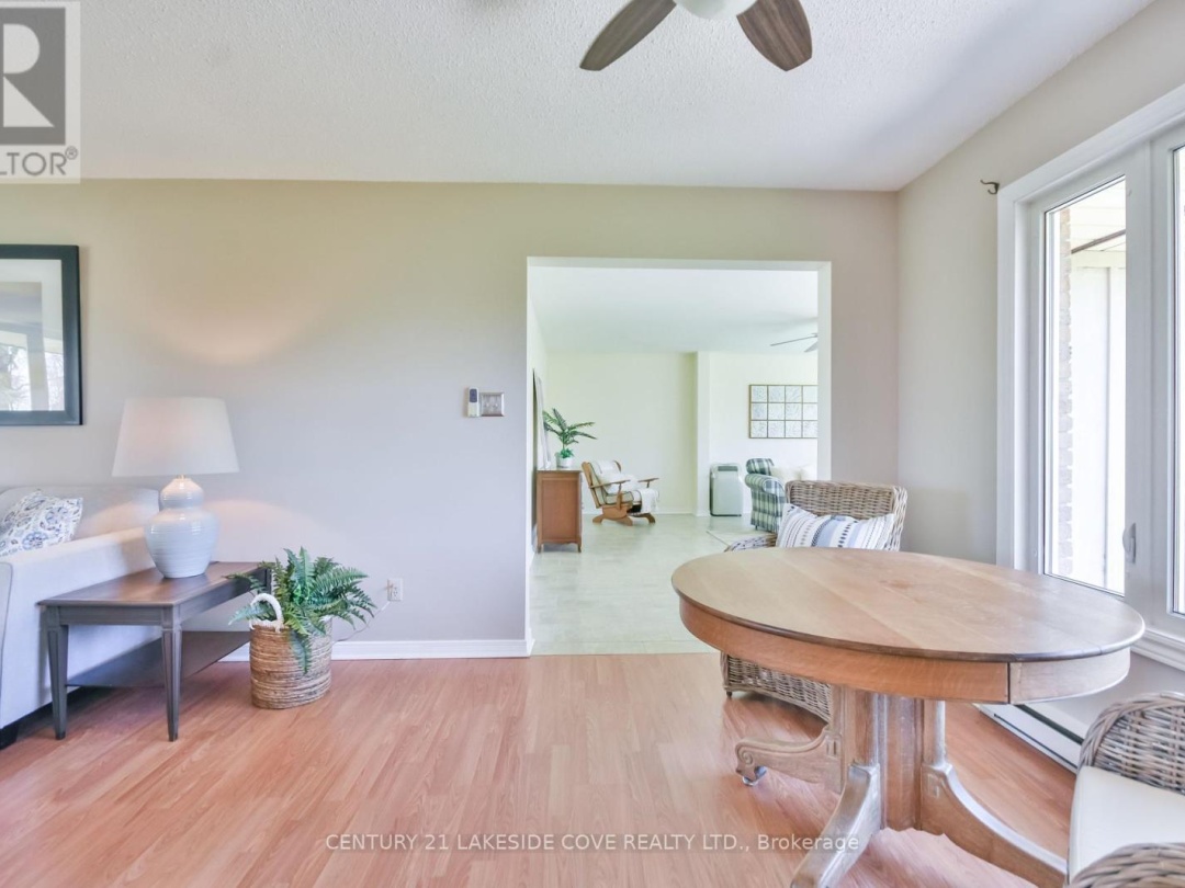 121 Bayshore Drive, Lake Simcoe