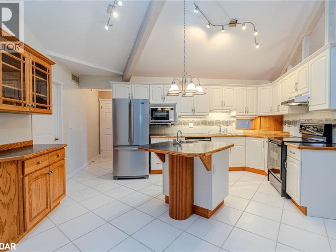 1564 HONEY HARBOUR ROAD, 