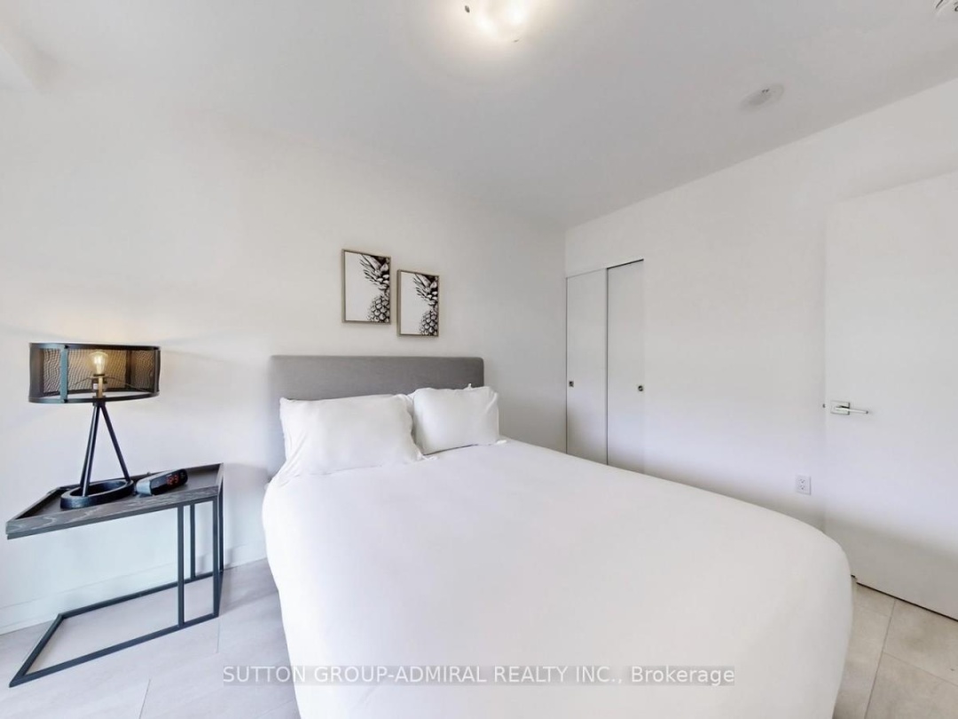 209 - 120 CARRICK TRAIL, 