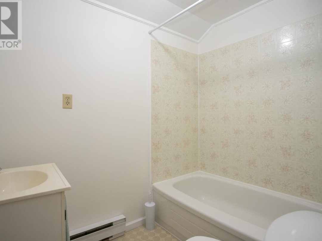 7940 Highway 17 E, Johnson Township