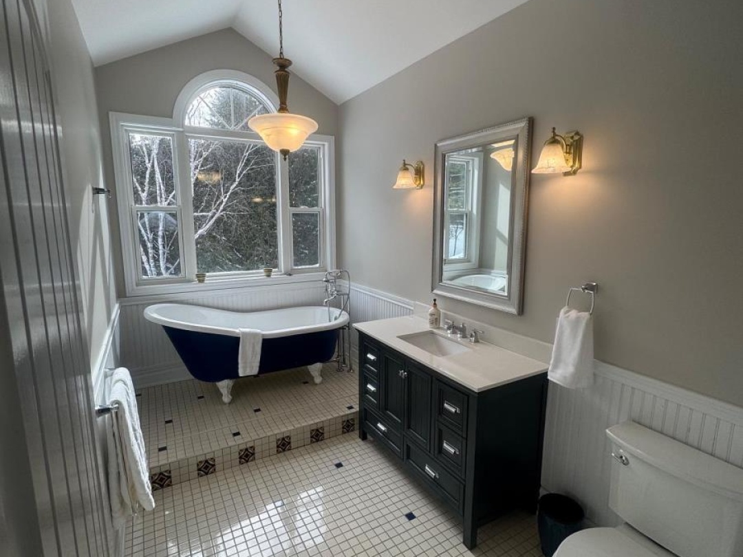 169 DUTCH LINE ROAD W, 