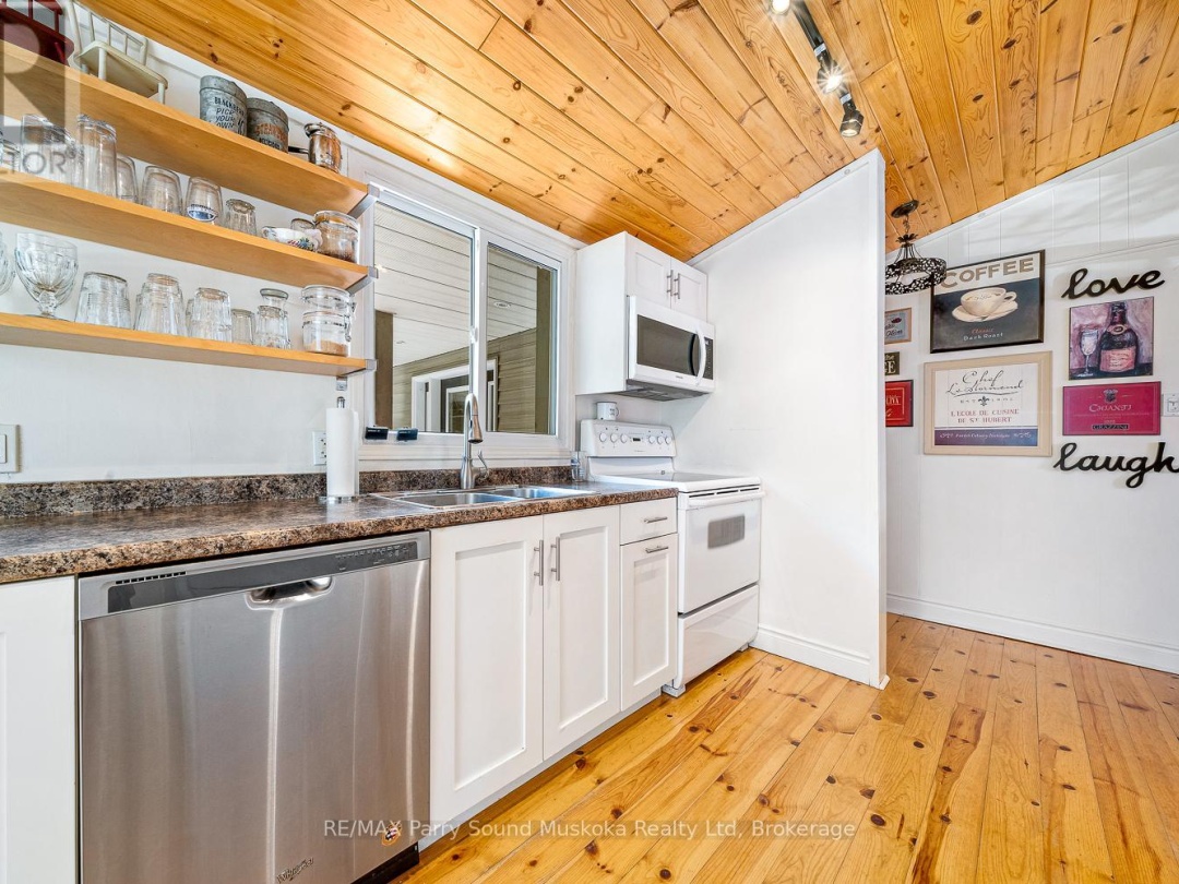 3 Maureen Drive, Little Whitefish Lake