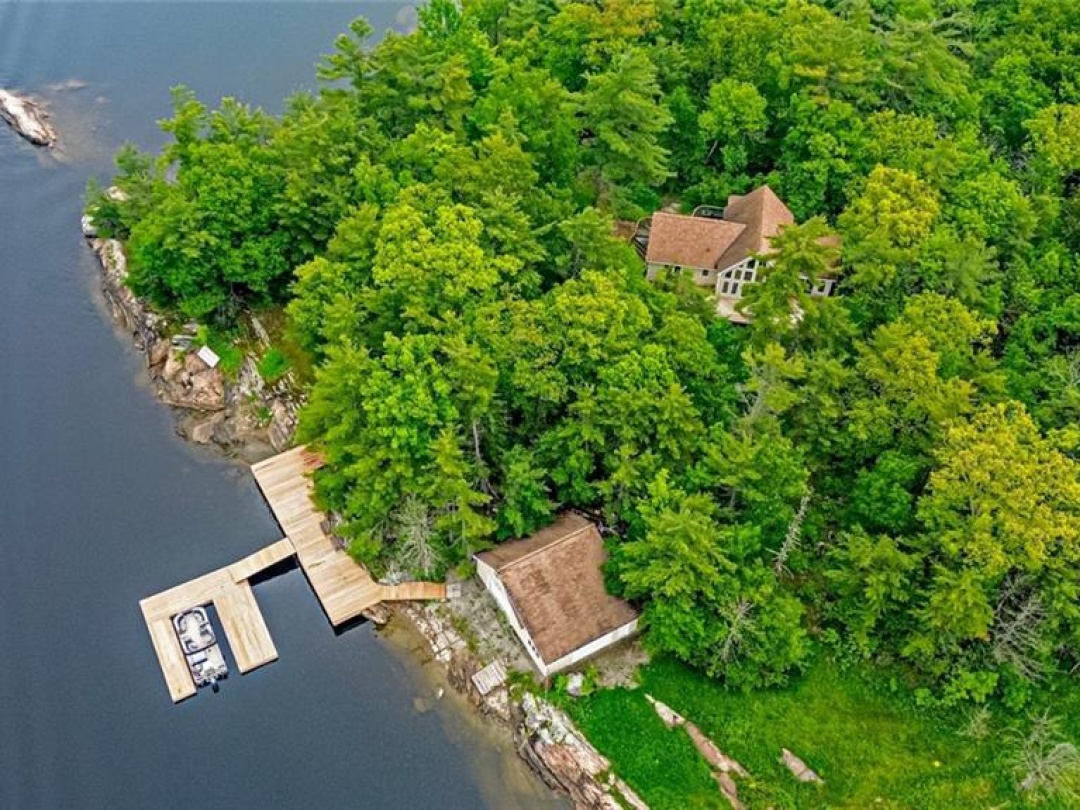 2 IS 880 GEORGIAN BAY, 