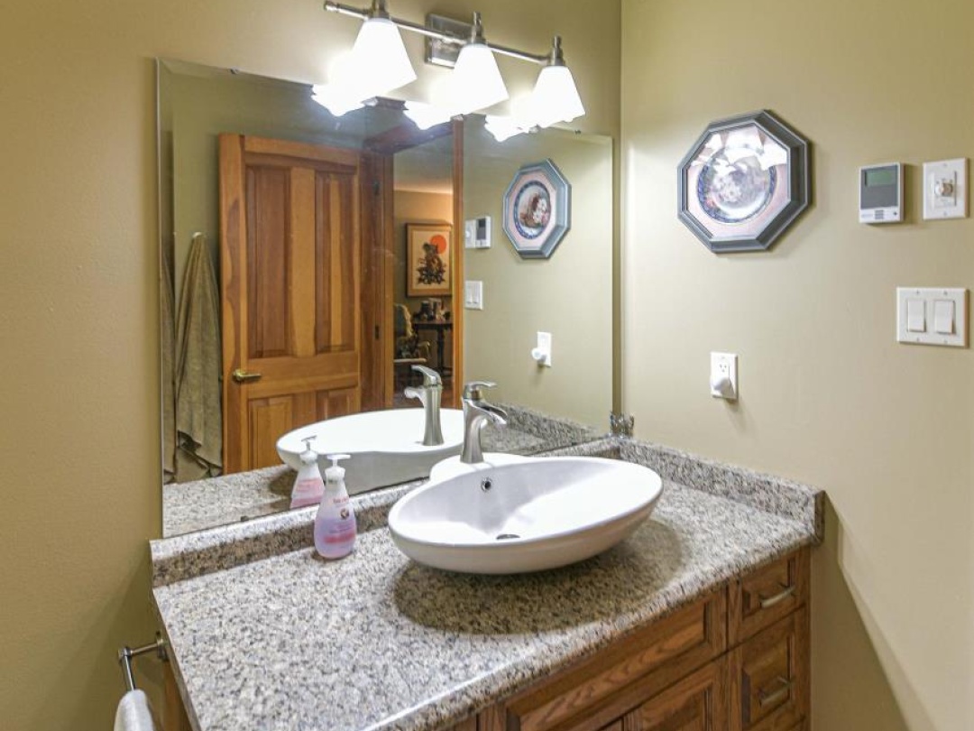 1892 CARRIAGE COURT, 