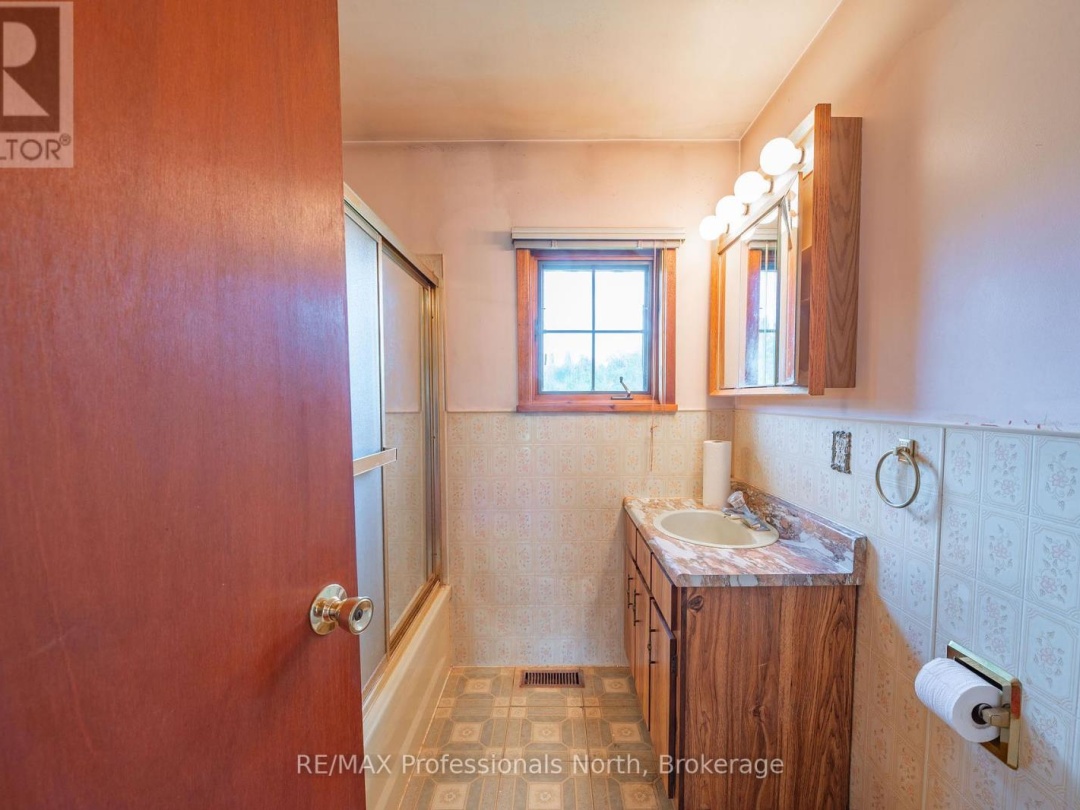 3204 GELERT ROAD, 
