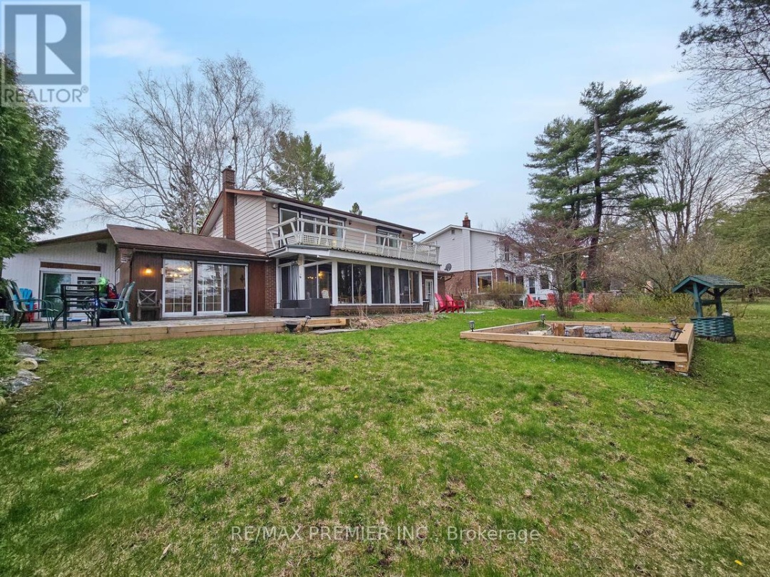 570 Phillip Street E, Gull Lake