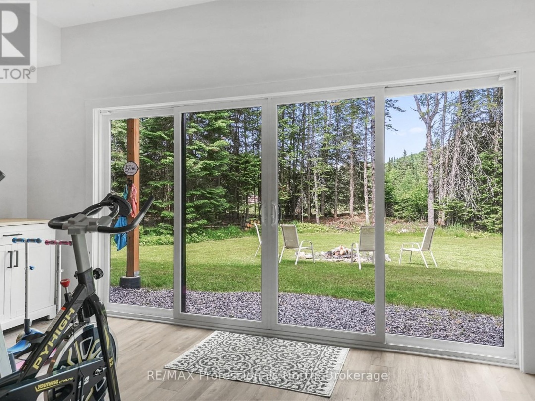 1086 STOTHART CREEK ROAD, 