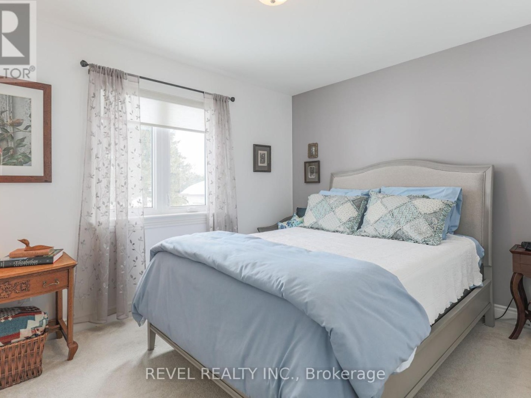 35 BRUCE CRESCENT, 