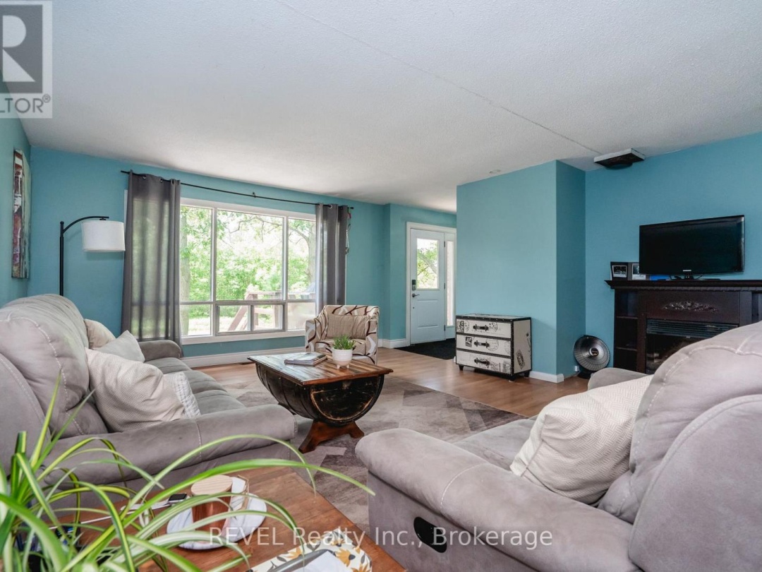 1515 LOVERING LINE, 