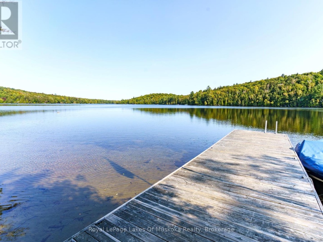 1363 West Oxbow Lake Road, Oxbow Lake