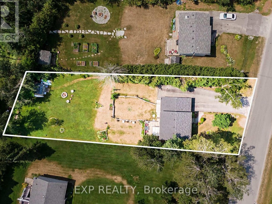 8 PINEWOOD BOULEVARD, 