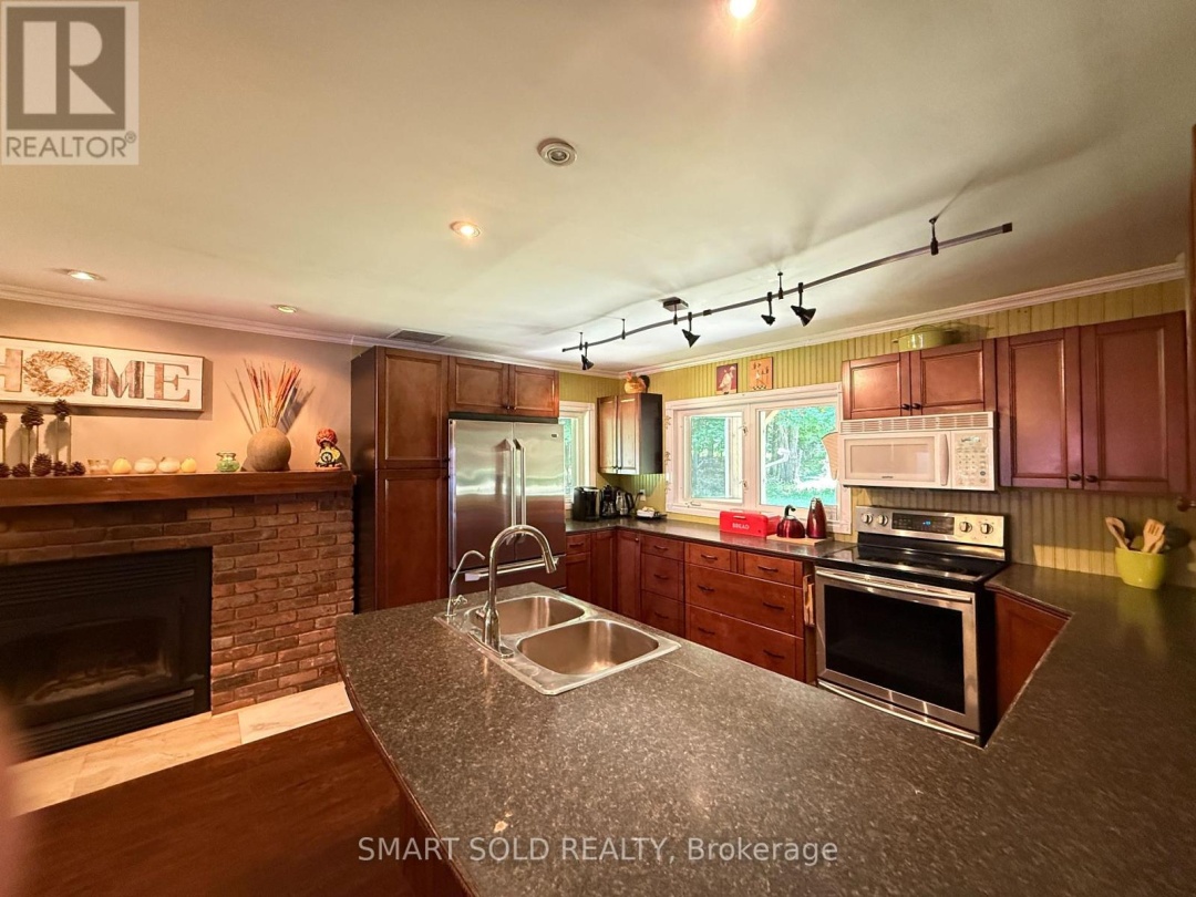 105 MUSKOKA GLENS COTTAGE ROAD, 