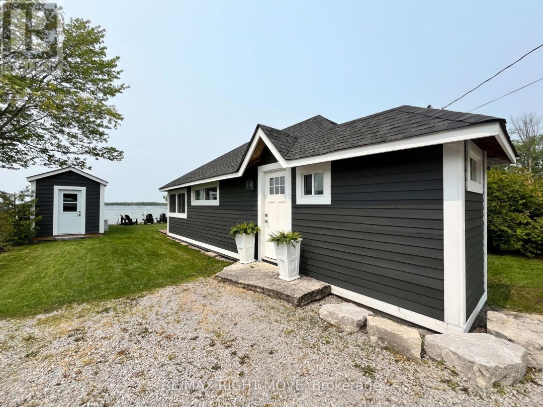 4458 Plum Point Road, Lake Simcoe