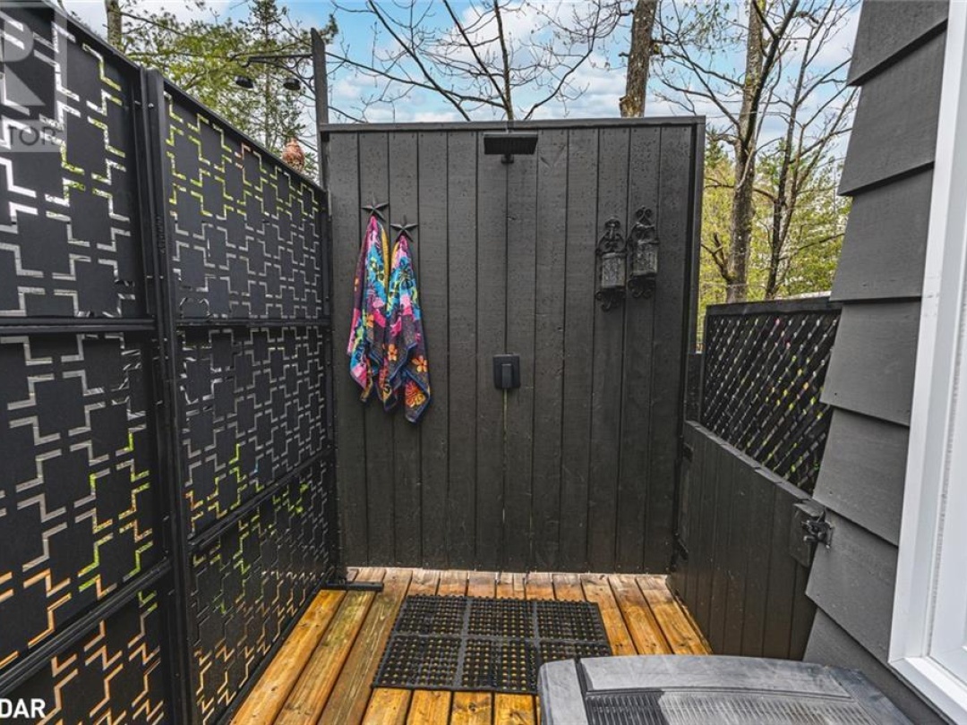 7952 Park Lane Crescent, Black Lake