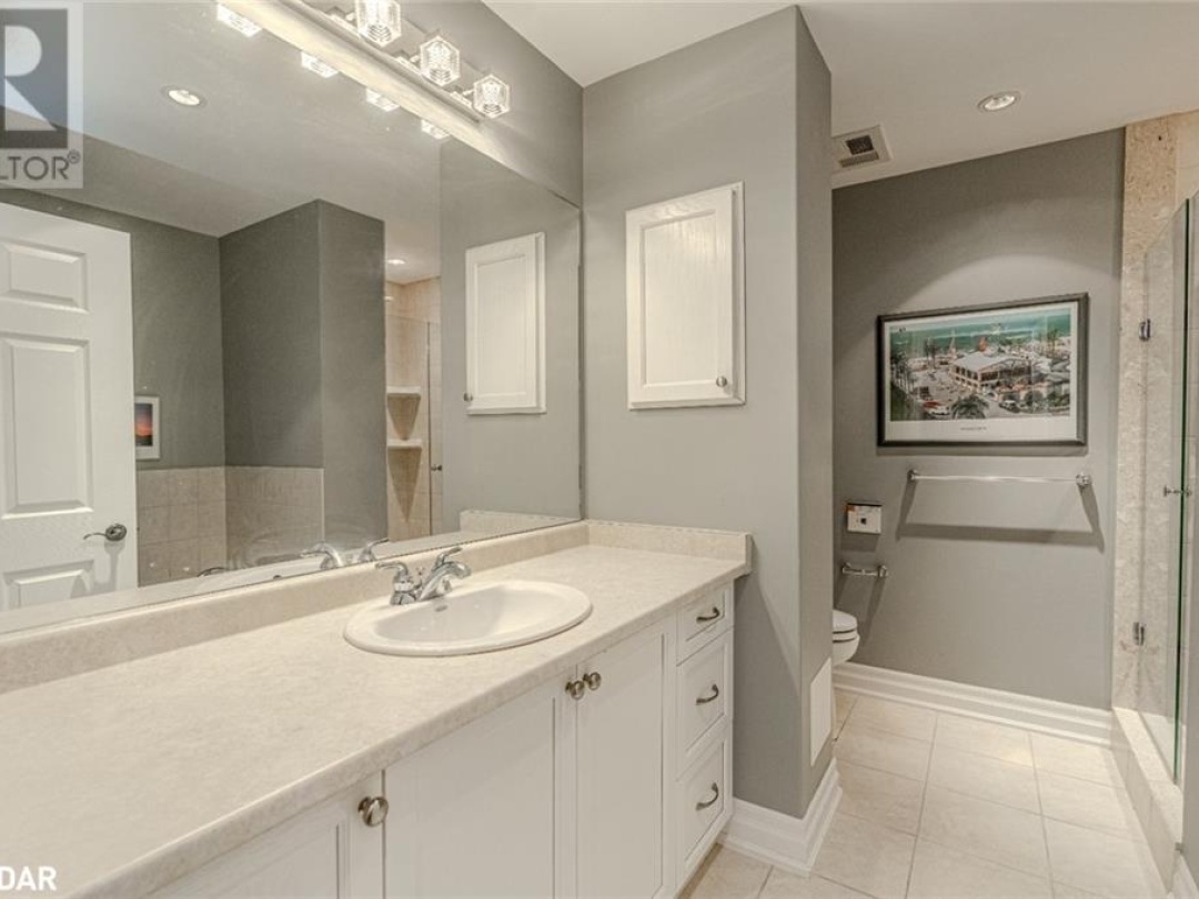 130 Steamship Bay Road Unit# 207, Lake Muskoka