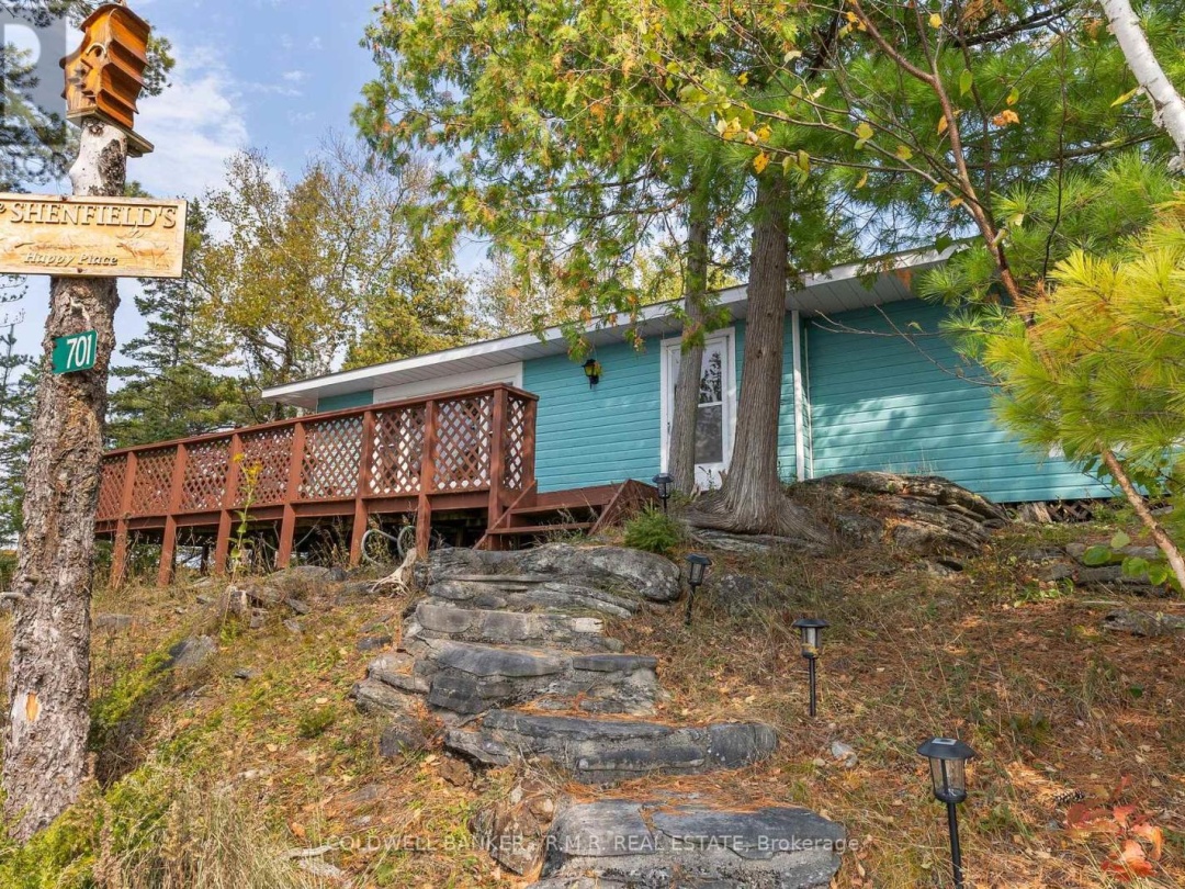 701 ISLAND 7, Crystal Lake