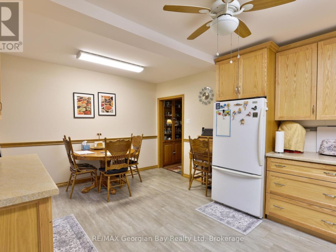 3485 Fraser Lane, Tay