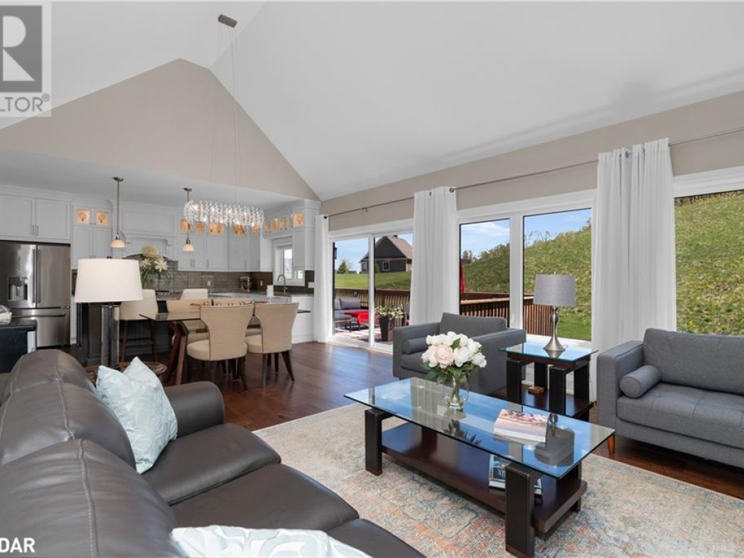 43 Thoroughbred Drive, Oro-Medonte