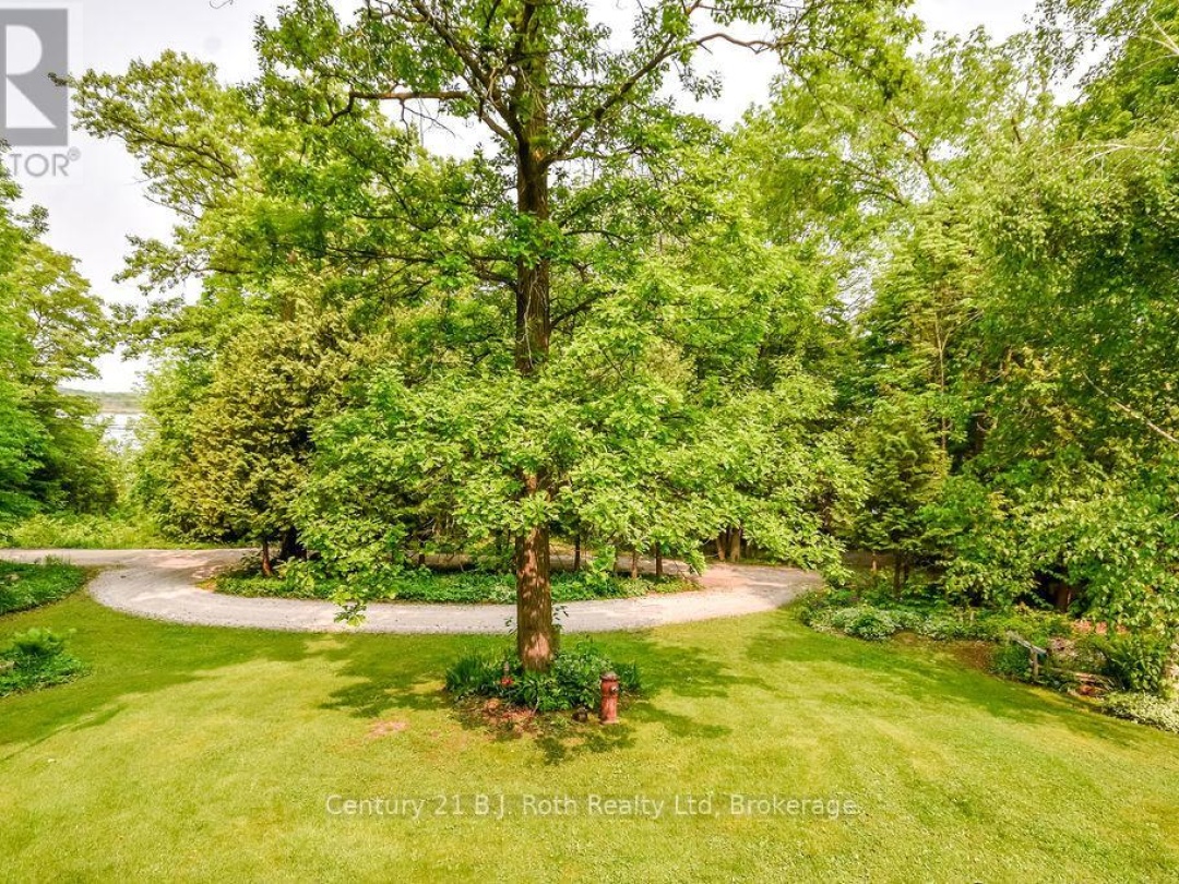 1755 Twin Oaks Crescent, Matchedash Bay