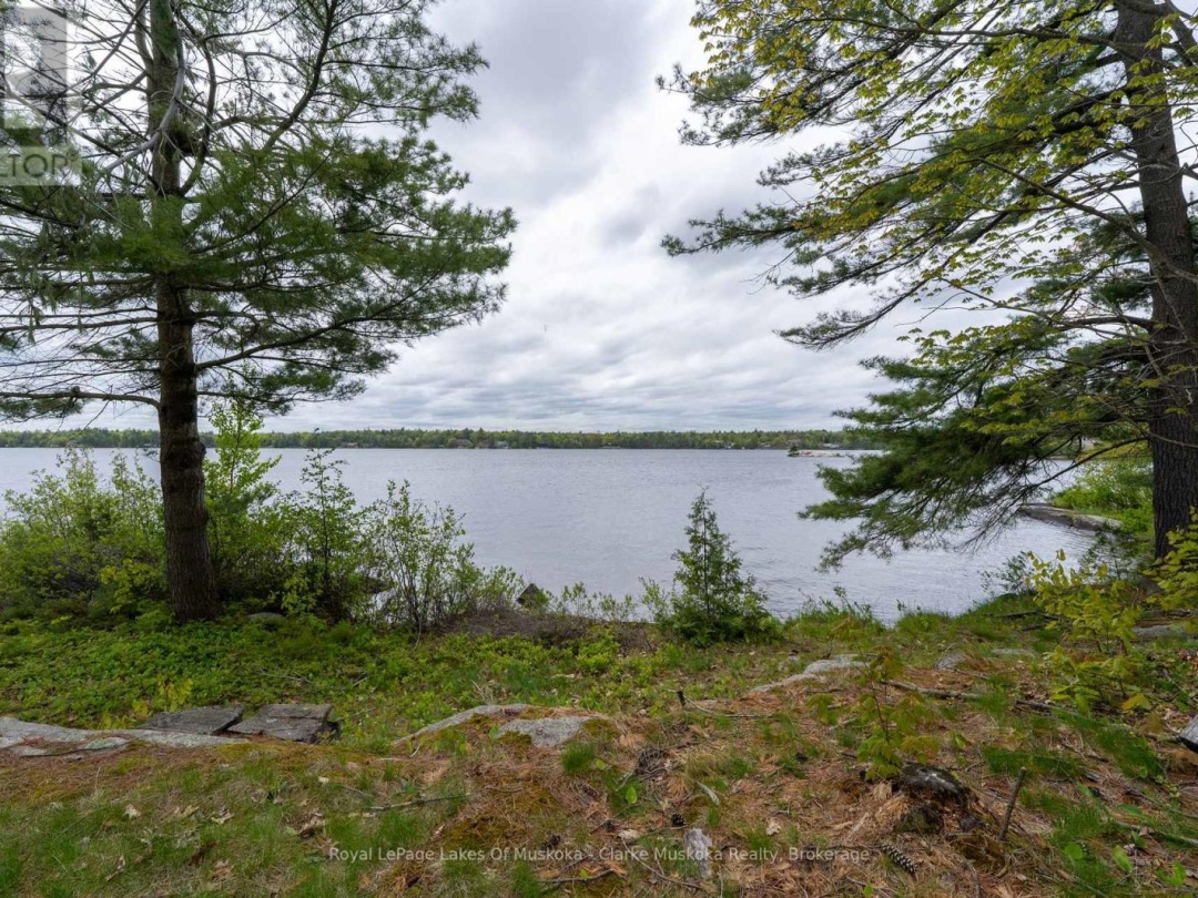 134 Pond Road, Six Mile Lake